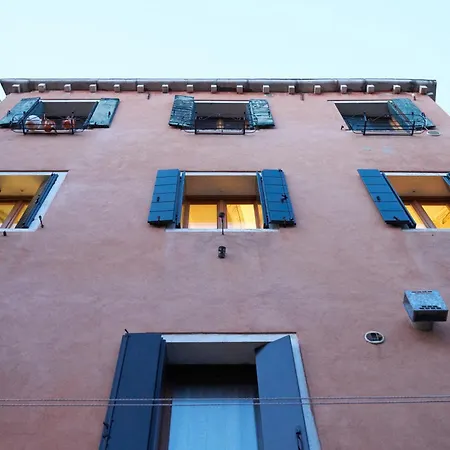 La Grancevola Is A Gorgeous Apartment With Balcony Venise Extérieur photo